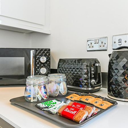 Family 1 Bed Apt Near Cardiff City Centre, Free Parking, Quiet, Secure Neighbourhood Экстерьер фото