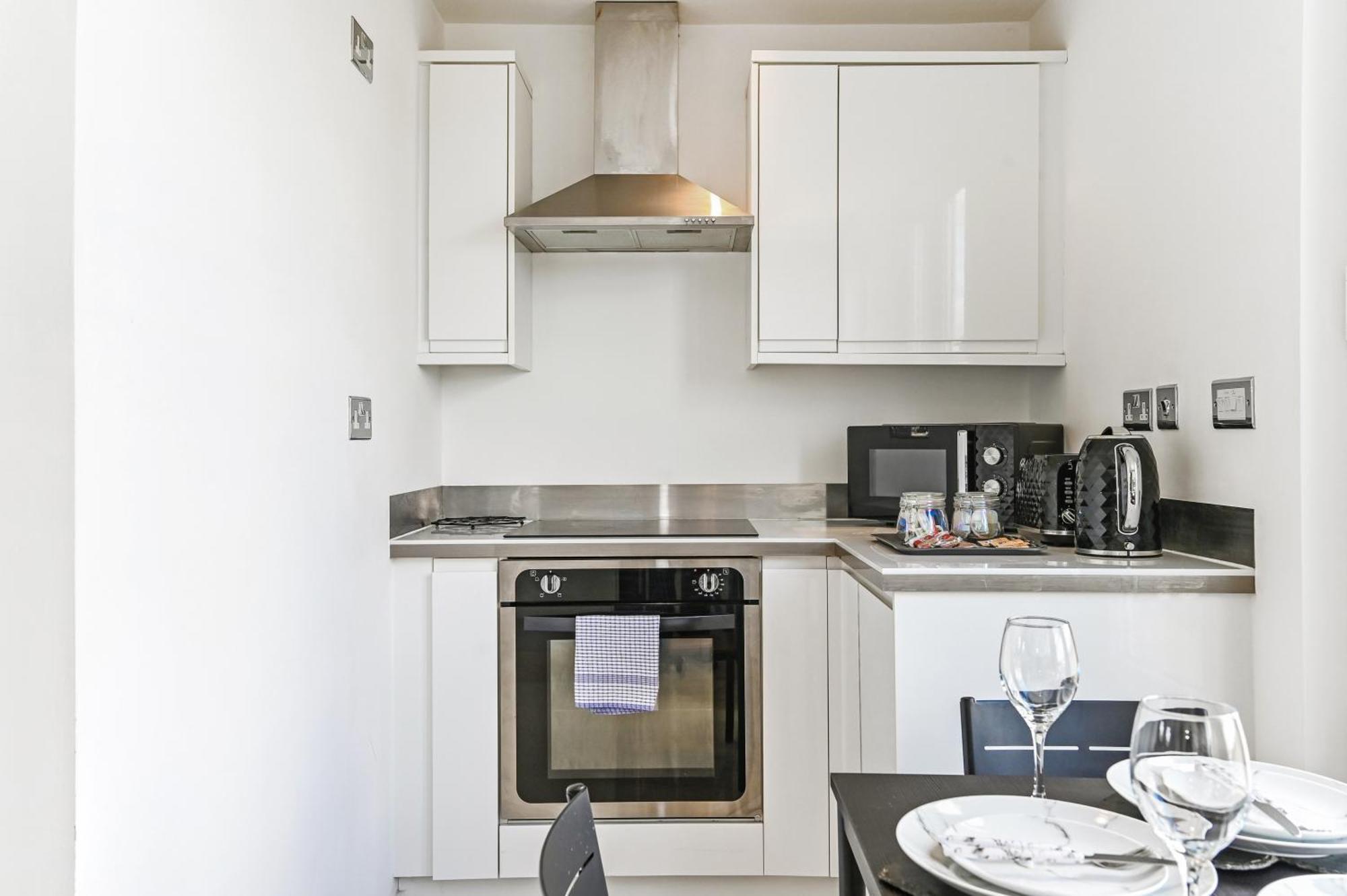 Family 1 Bed Apt Near Cardiff City Centre, Free Parking, Quiet, Secure Neighbourhood Экстерьер фото
