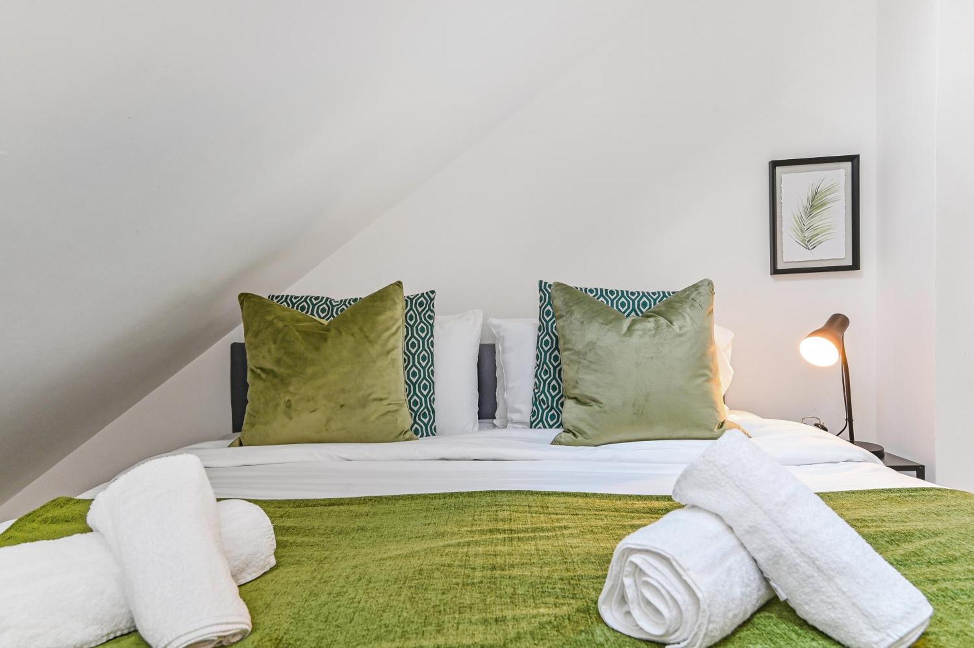 Family 1 Bed Apt Near Cardiff City Centre, Free Parking, Quiet, Secure Neighbourhood Экстерьер фото